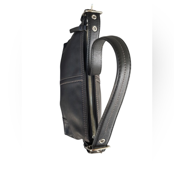 Coach Black Baguette Leather Shoulder Bag - Picture 4 of 9